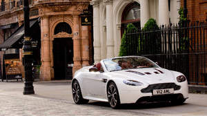 Aston Martin Vantage Photo 2744